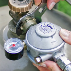 CFH DR414 Tweetraps gasdrukregelaar met manometer 50mBar